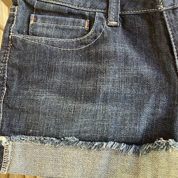 WILLIAM RAST CUFFED SCARLET SHORTS WOMEN'S SIZE 27 - Picture 3 of 13